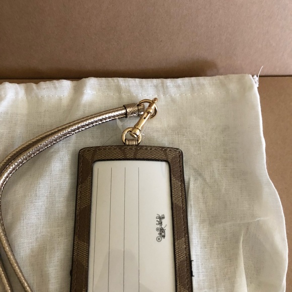 Authentic Coach Platinum/Khaki Lanyard NWT - Picture 4 of 5